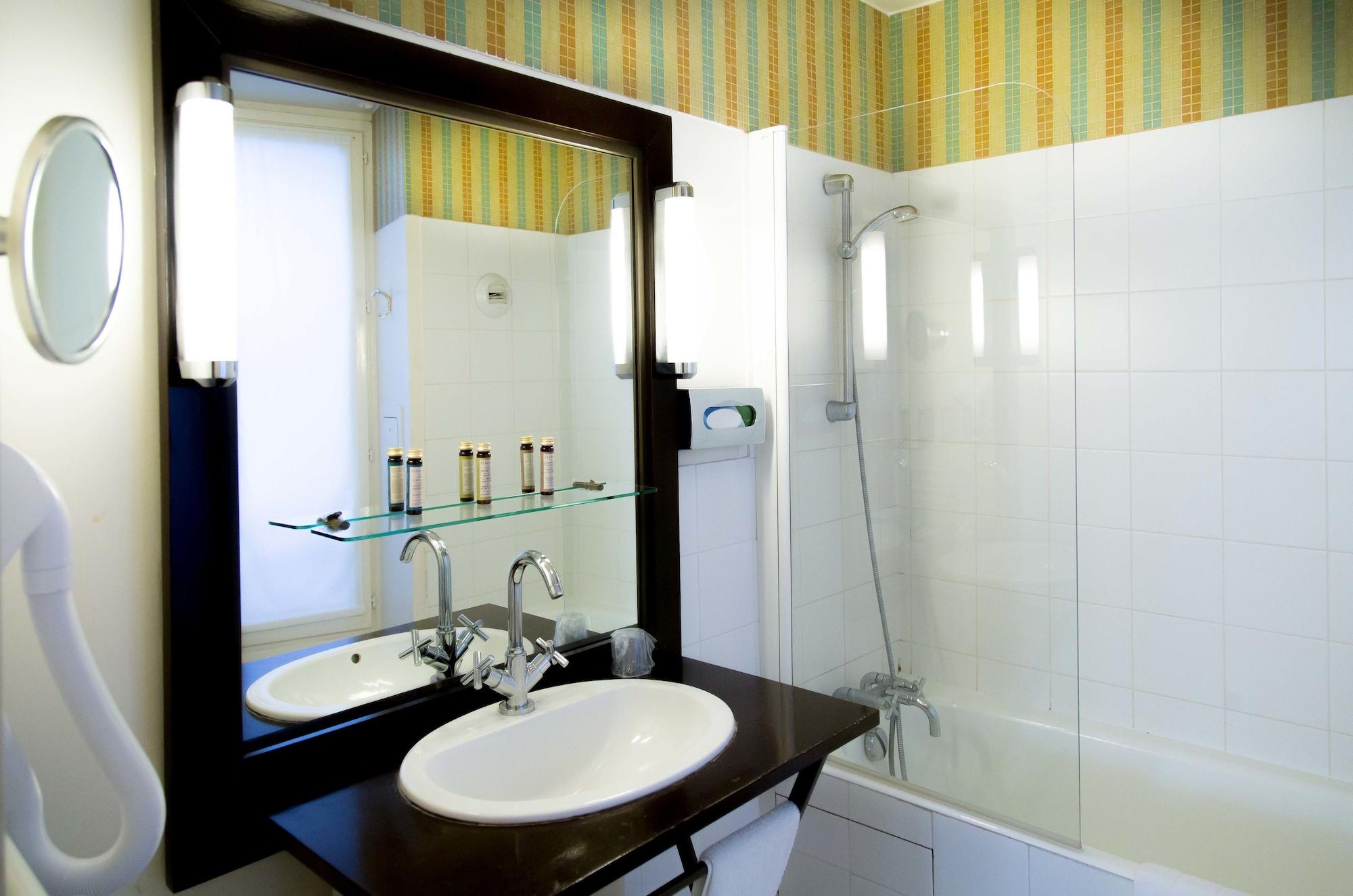 Hotel Quartier Latin Paris Exterior photo