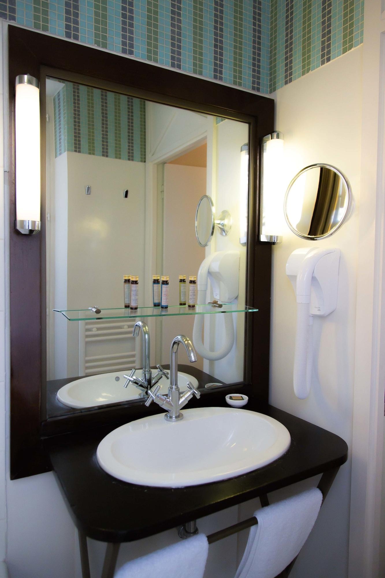 Hotel Quartier Latin Paris Exterior photo